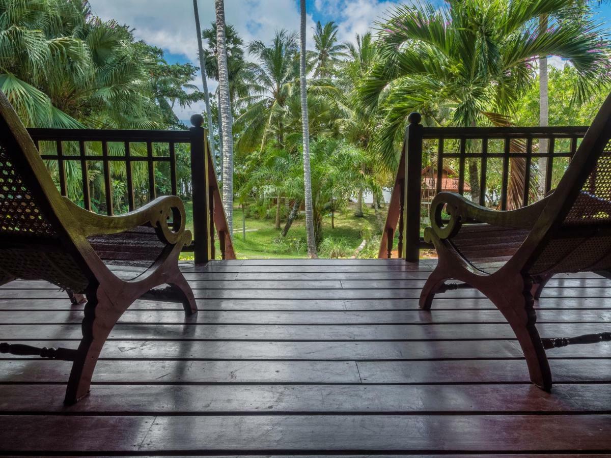 Baan Mai Beachfront Lone Island プーケット エクステリア 写真