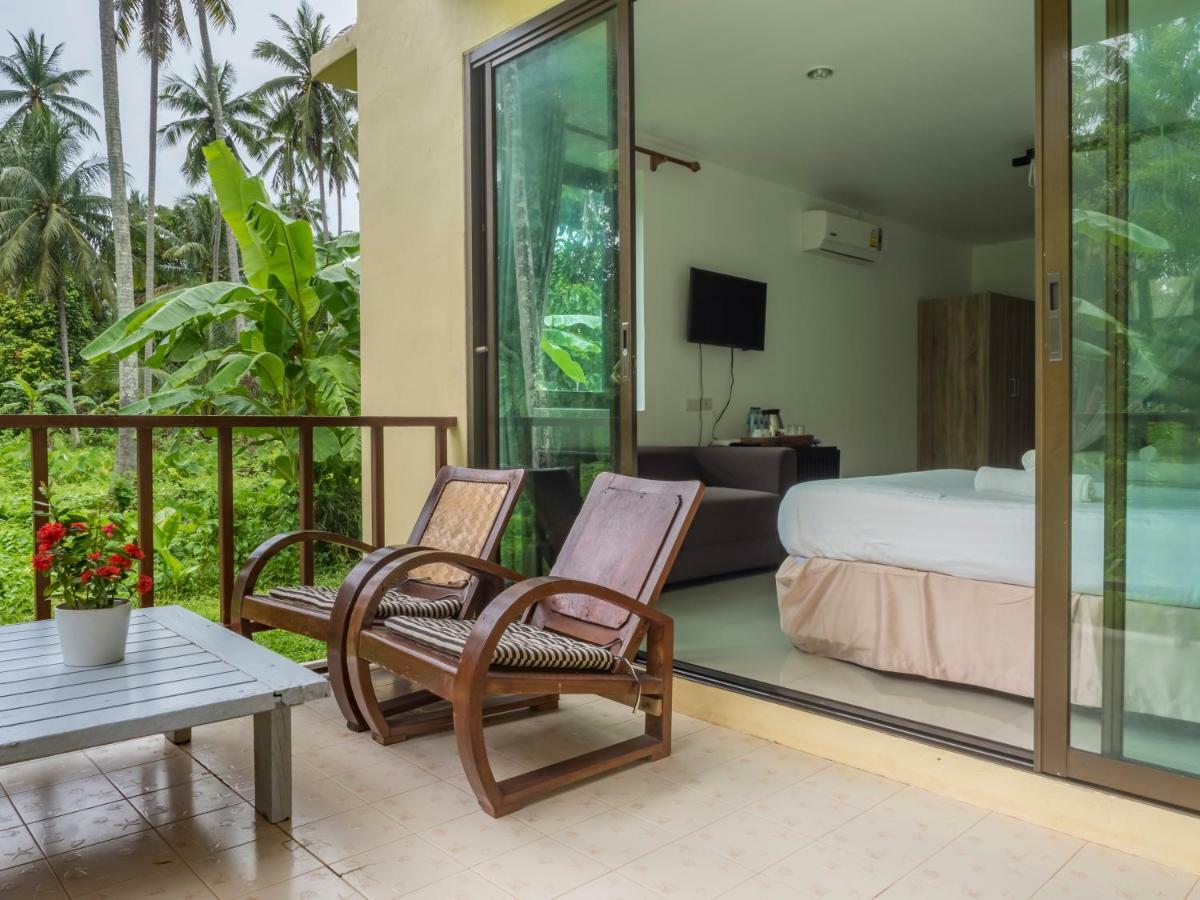 Baan Mai Beachfront Lone Island プーケット エクステリア 写真