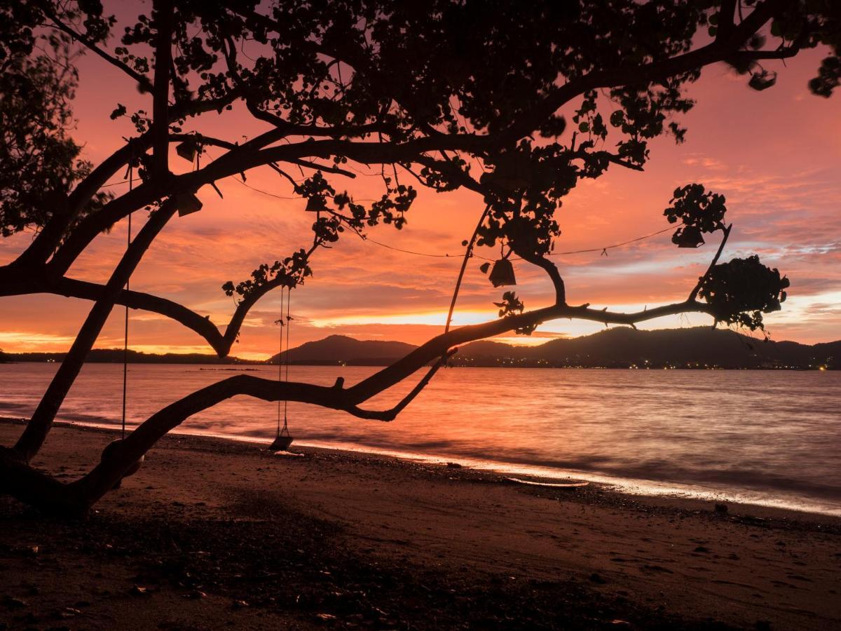 Baan Mai Beachfront Lone Island プーケット エクステリア 写真