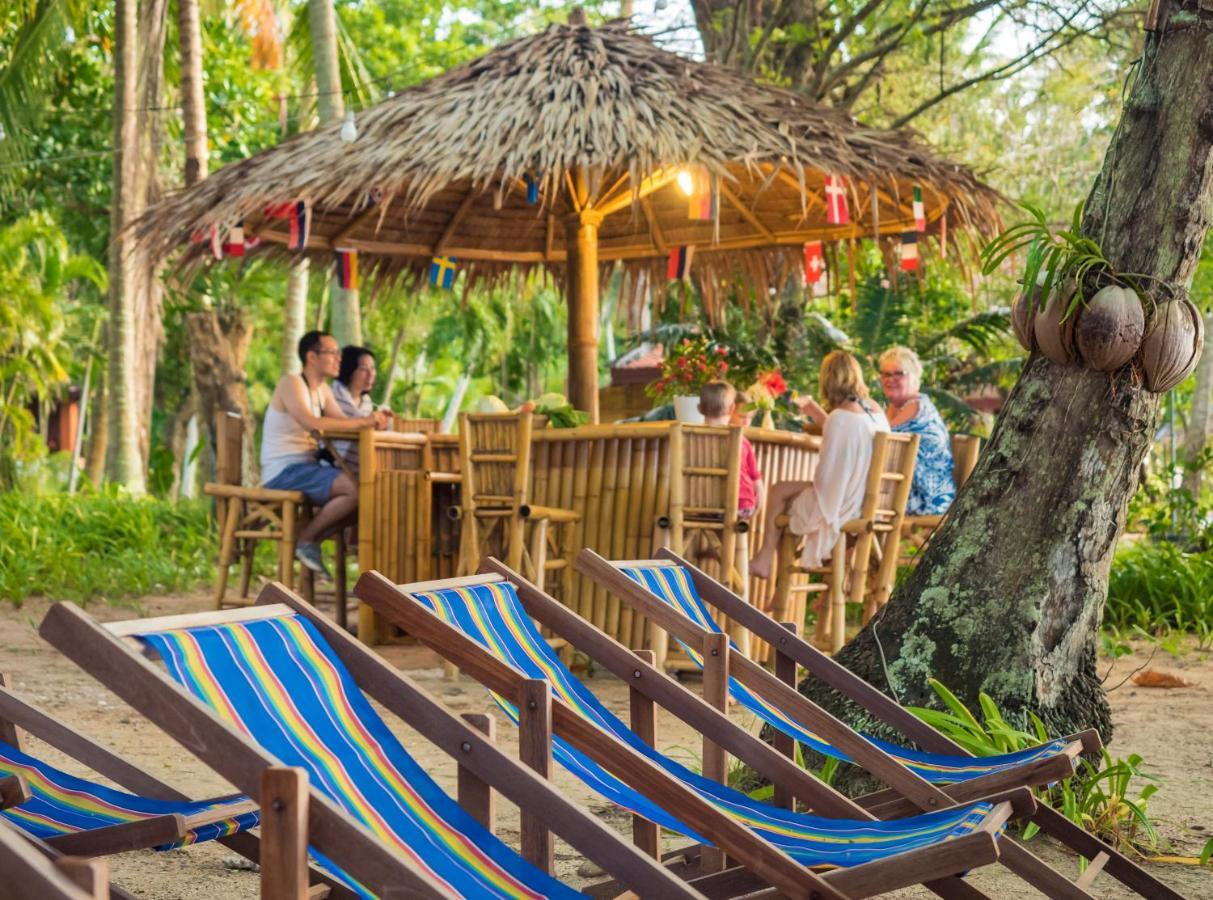 Baan Mai Beachfront Lone Island プーケット エクステリア 写真