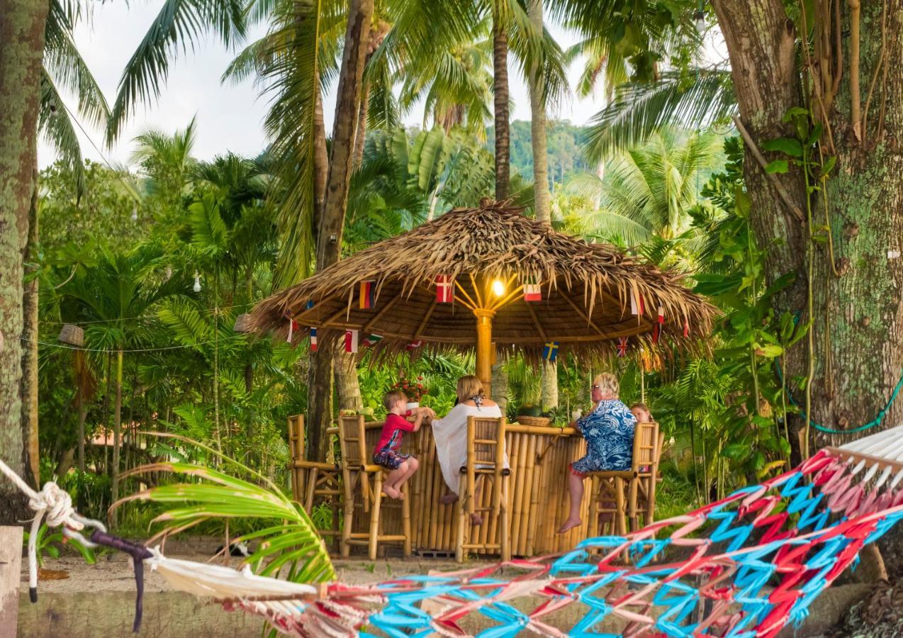 Baan Mai Beachfront Lone Island プーケット エクステリア 写真