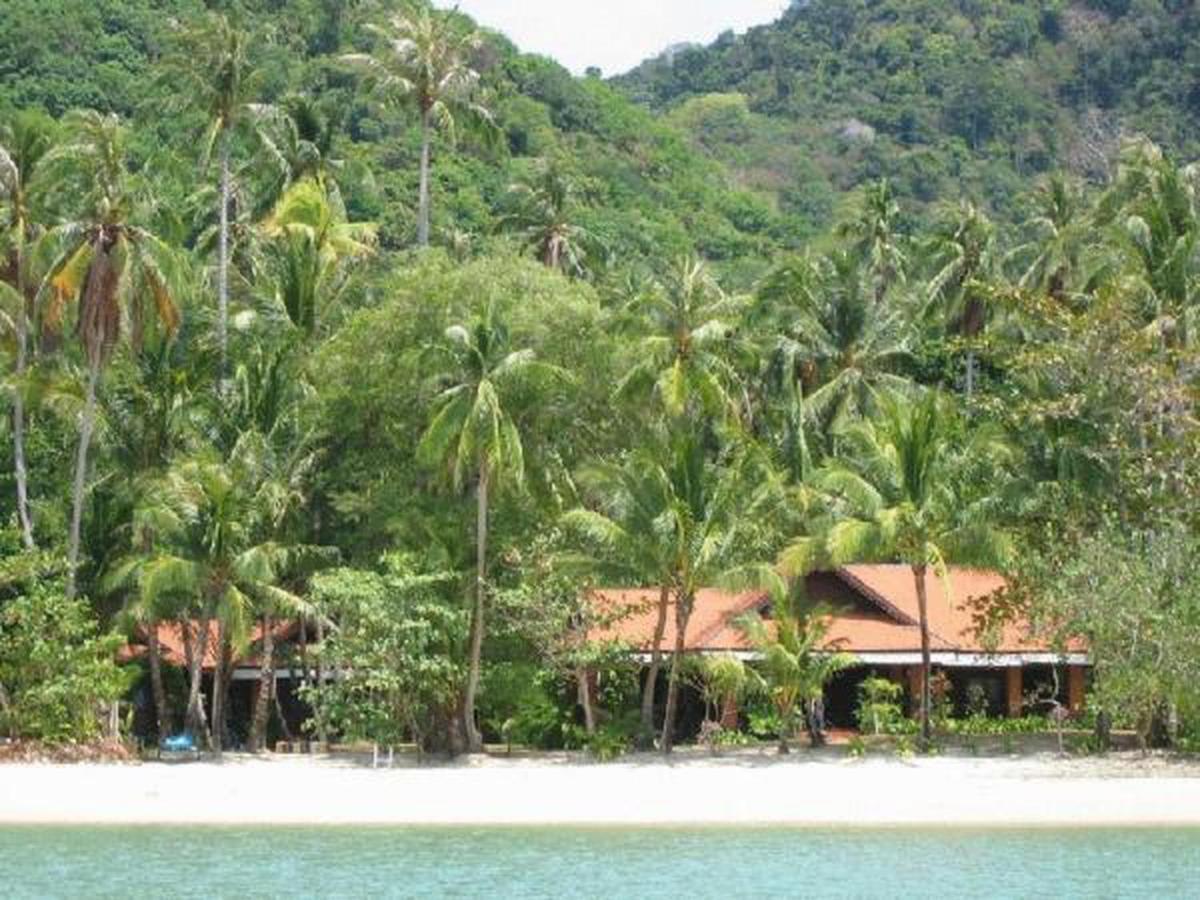 Baan Mai Beachfront Lone Island プーケット エクステリア 写真