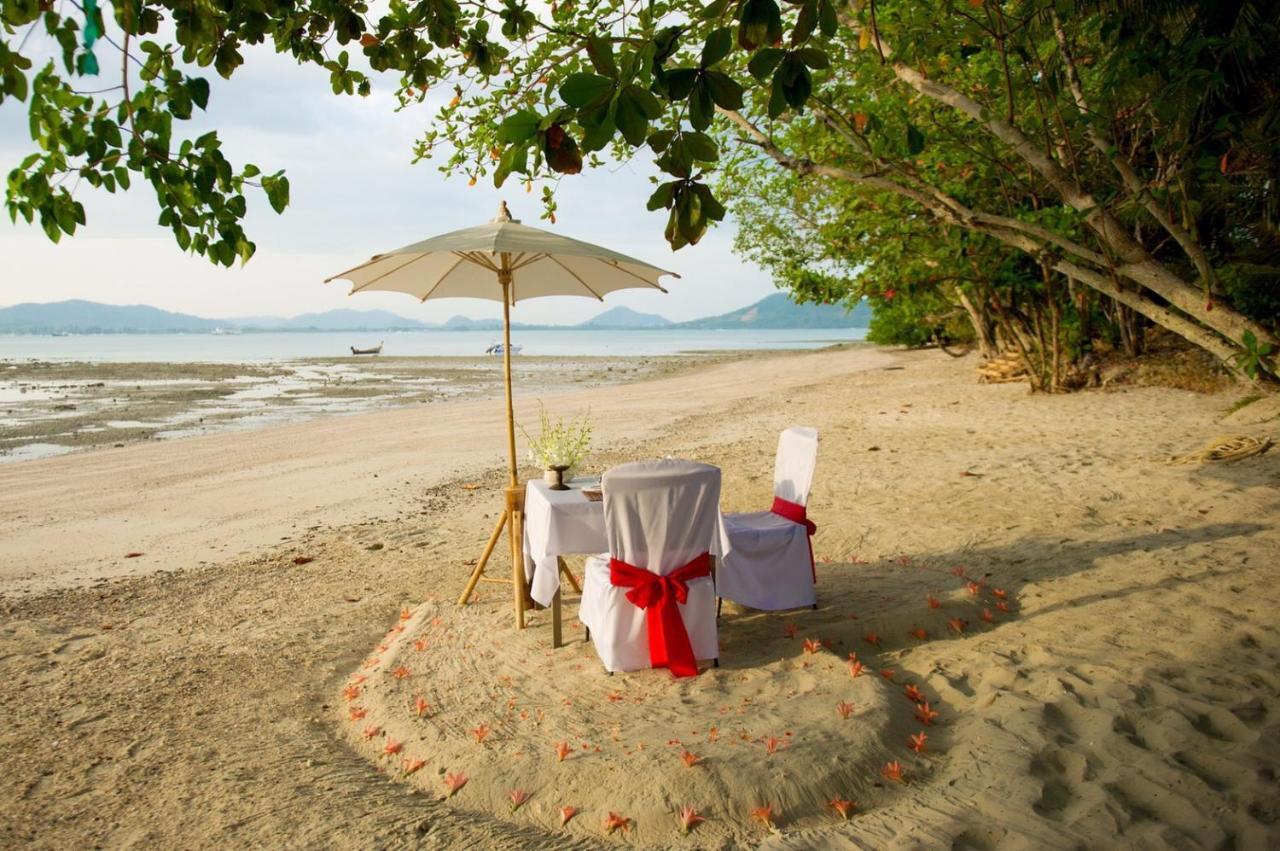 Baan Mai Beachfront Lone Island プーケット エクステリア 写真
